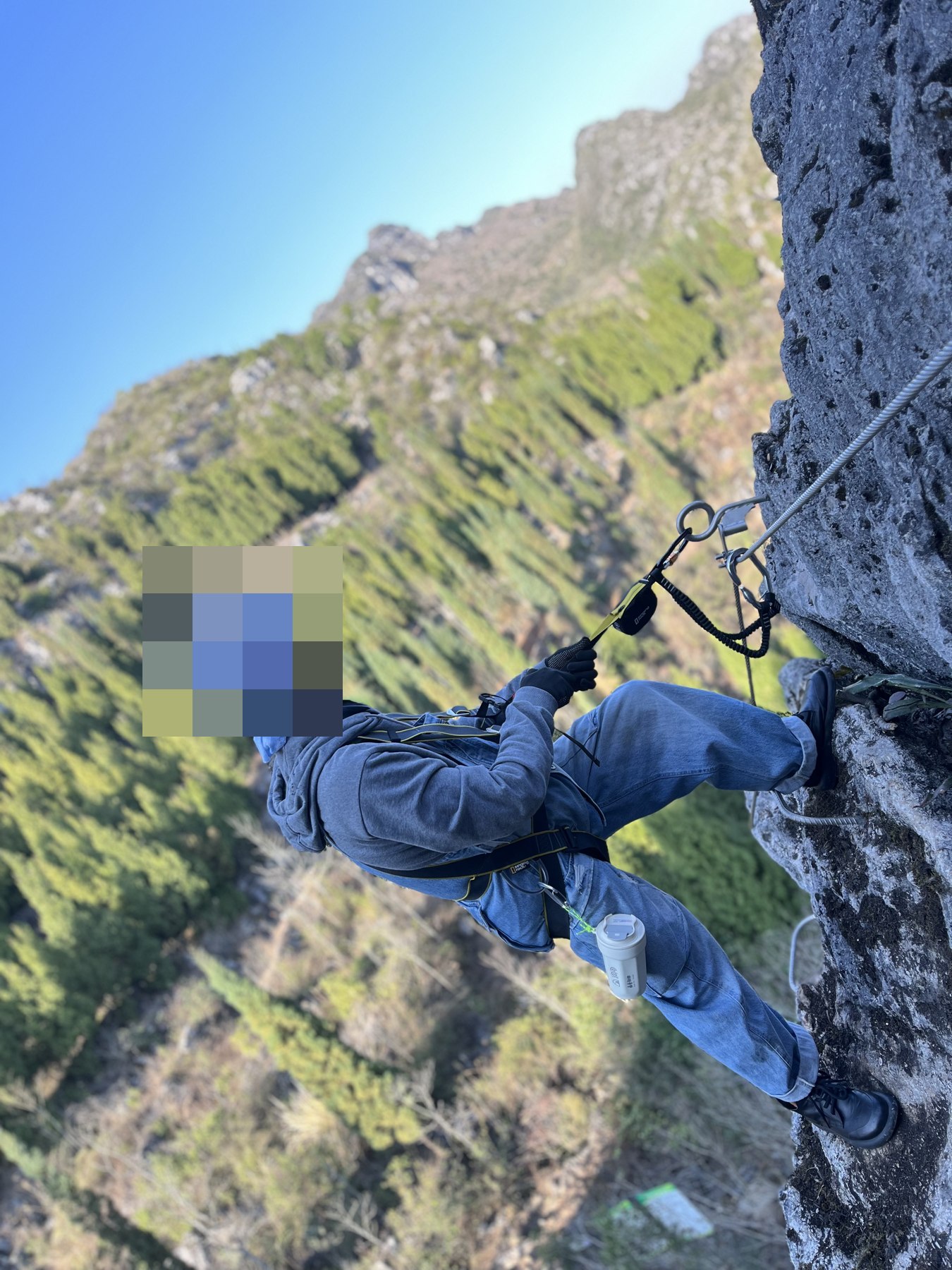 Cliff Coffee in Xingyi